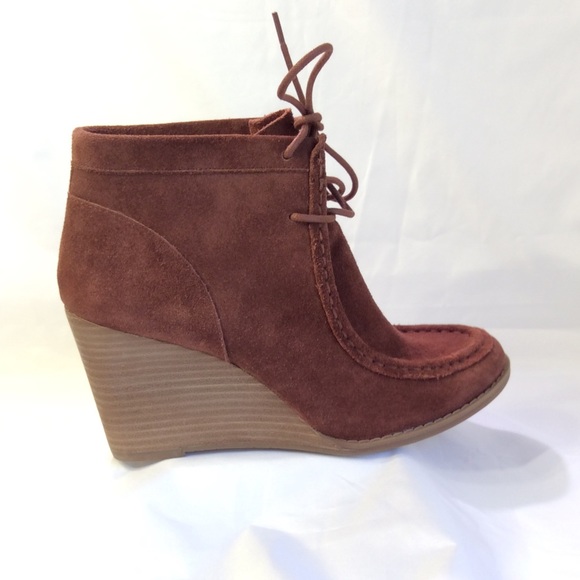 Lucky Brand Shoes - ⚜️Lucky Brand⚜️Ysabel Lace Up NWOB Wedge 9